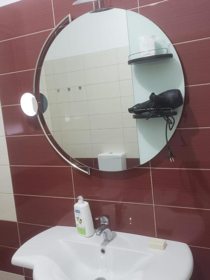 Hostel Oakland تيرانا المظهر الخارجي الصورة